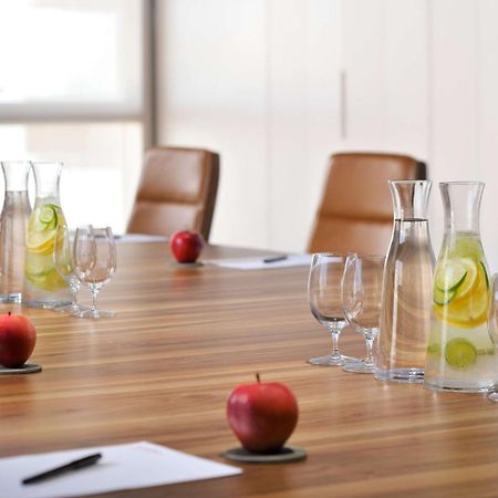 Moevenpick Hotel & Apartments Ghala Mascate Exterior foto Meeting room