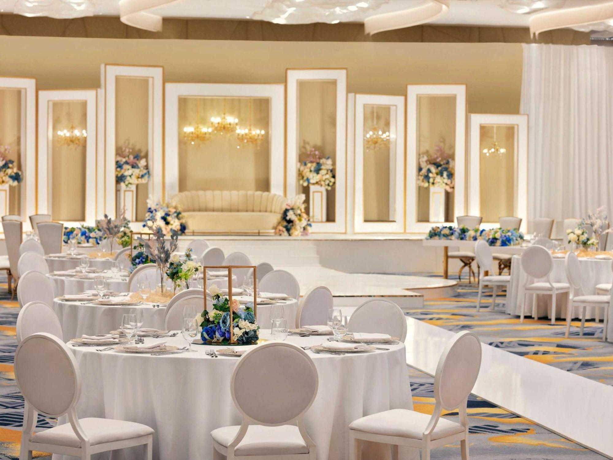 Moevenpick Hotel & Apartments Ghala Mascate Exterior foto The ballroom