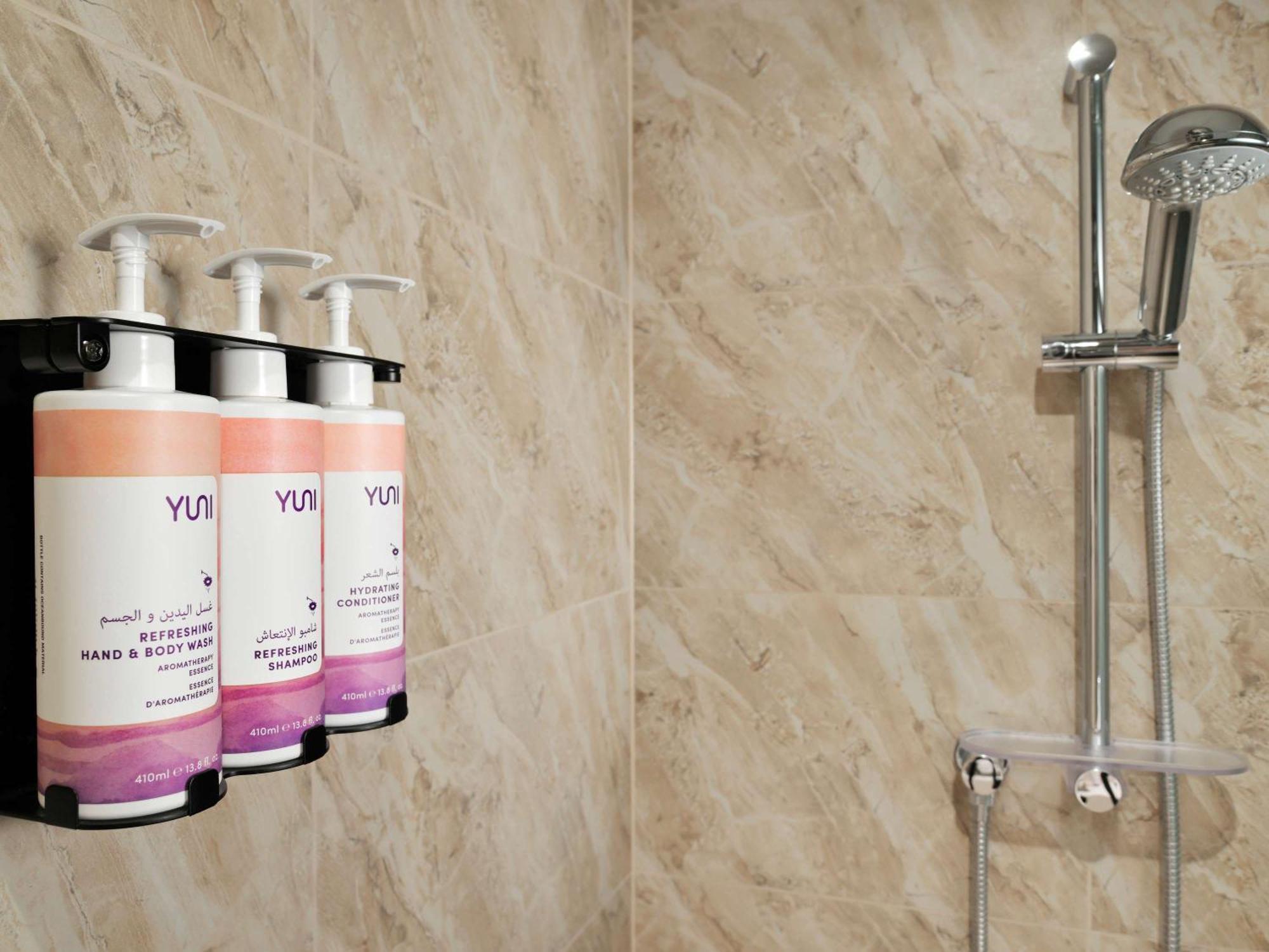 Moevenpick Hotel & Apartments Ghala Mascate Exterior foto Shower gel