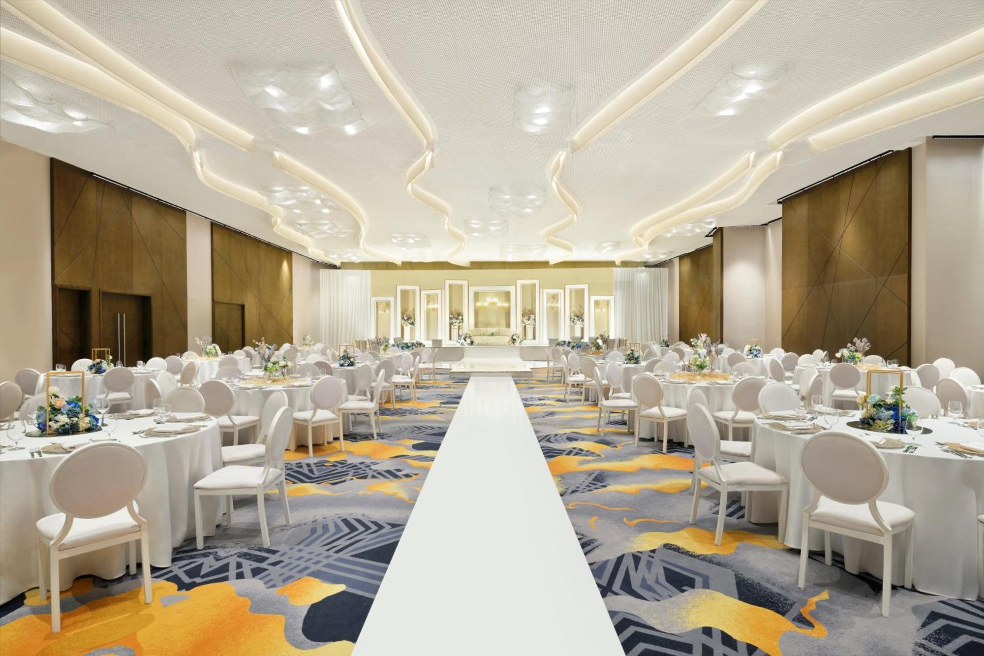 Moevenpick Hotel & Apartments Ghala Mascate Exterior foto The Grand Ballroom